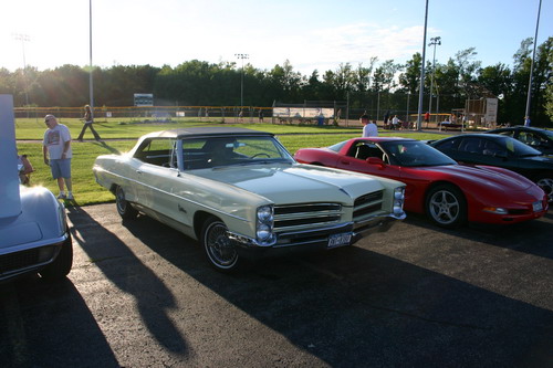 2005 JimmyBs Cruise Night: Image 7