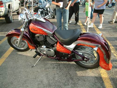 2005 103.3 Shredd and Ragan Cruise Night: Image 4