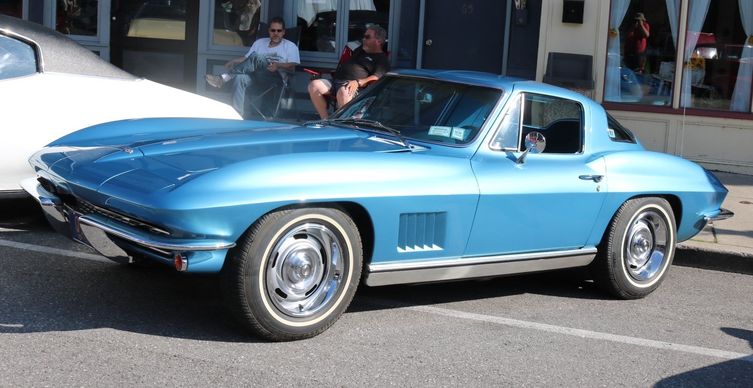 Akron Cruise Night - Corvette Night