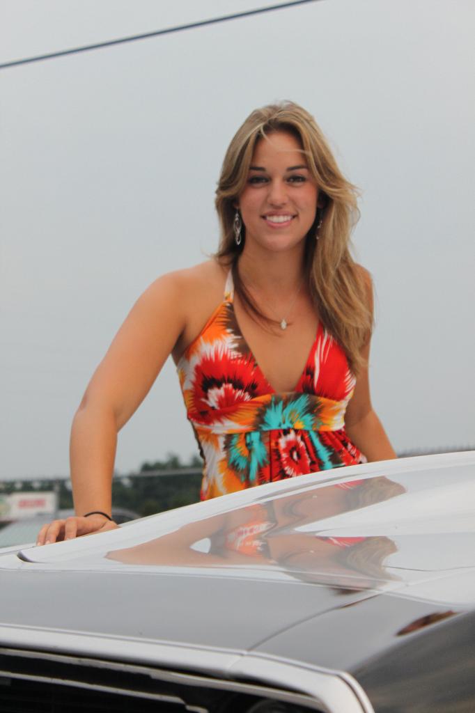 2010 Girls of Shredd & Ragan Cruise Night - Amanda: Image 3