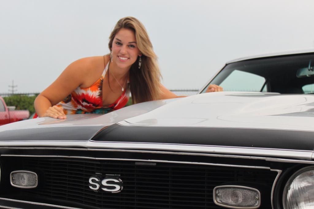 2010 Girls of Shredd & Ragan Cruise Night - Amanda: Image 6