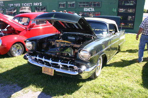 2005 Cruisin the Downs at Batavia Downs Gallery 2: Image 9